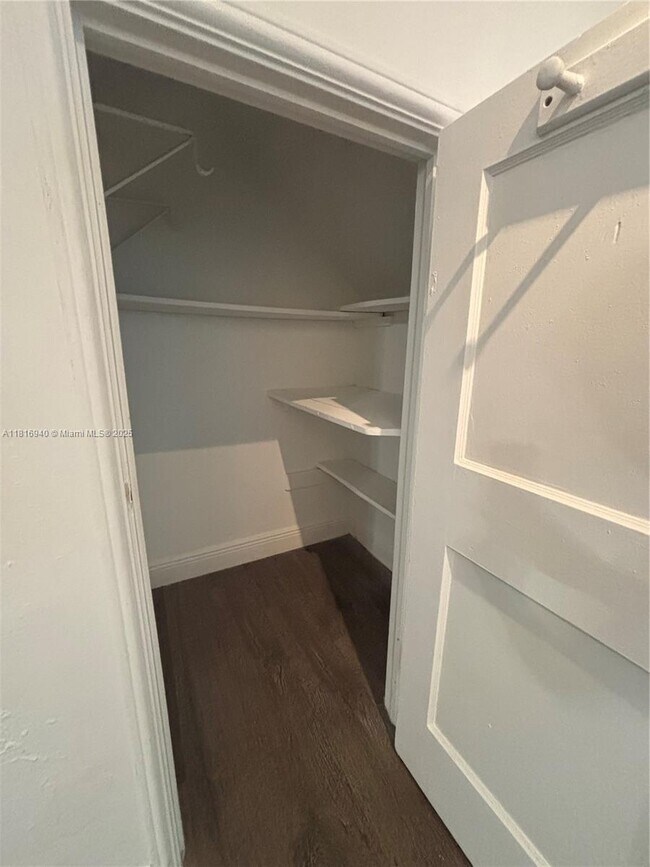 Foto del edificio - 721 15th St