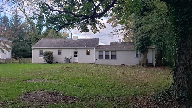 Foto del edificio - 2808 Grubb Rd