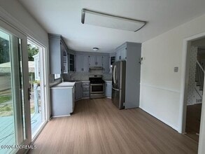 Building Photo - 205 Whalepond Rd