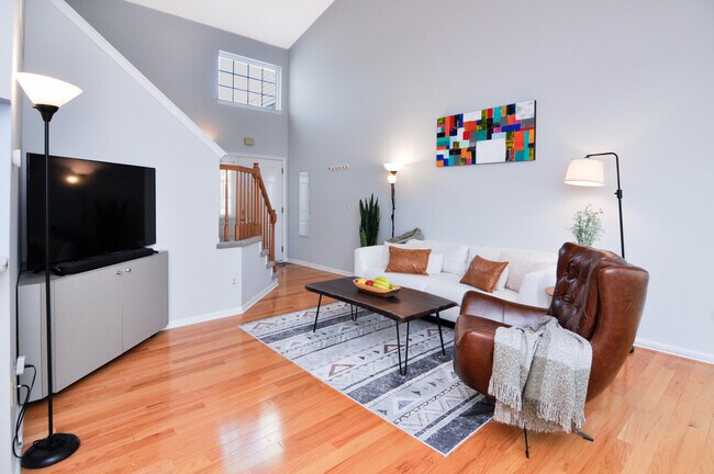 Building Photo - 4471 Hillside Ct