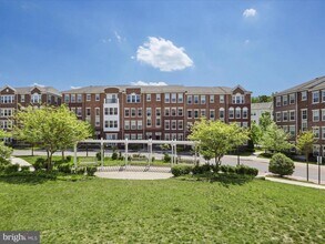 Building Photo - 3037 Rittenhouse Cir