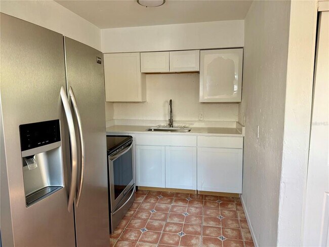 Foto del edificio - 551 73rd Ave