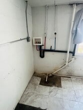 Building Photo - 937 E 700 S