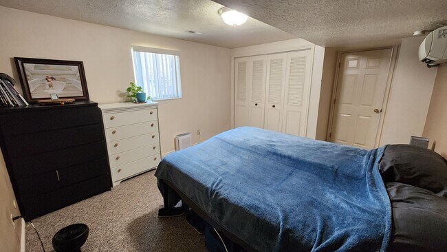 Foto del edificio - 1 Bed 1 Bath Pet Friendly Provo Apartment South of BYU