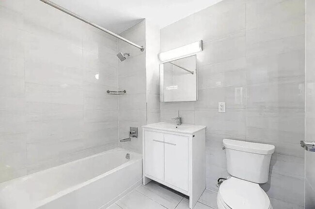 Foto del edificio - 0 bedroom in JACKSON HEIGHTS NY 11372