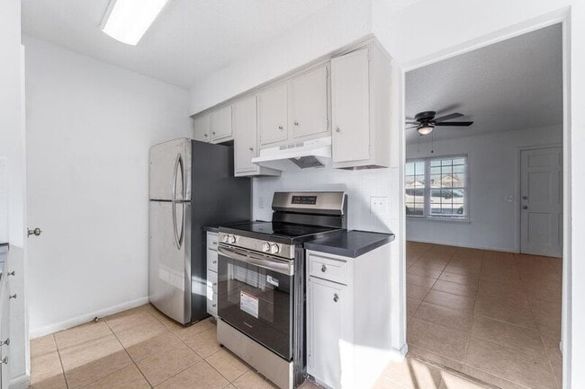 Foto del edificio - 600 W Olive St