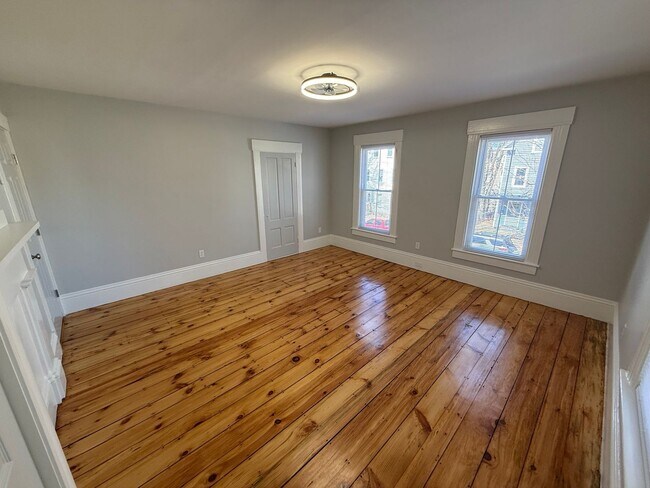 Foto del edificio - 319 Cedar St