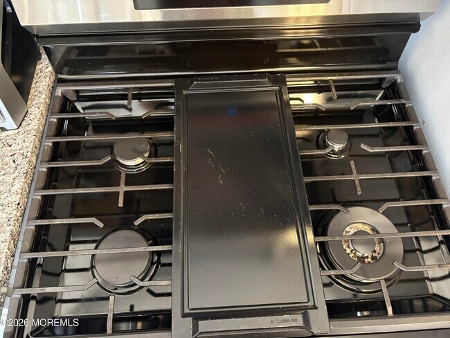 Foto del edificio - 16 Laurel Pl