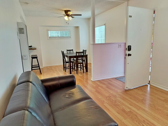 Building Photo - 1332 Welton Way