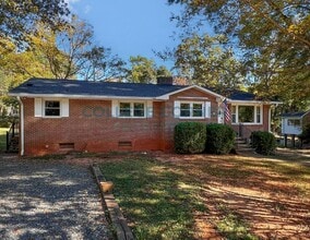 Building Photo - 146 Rosedale Cir