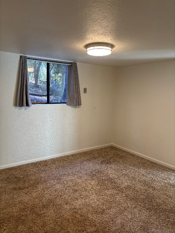 Foto del edificio - 10142 La Porte Rd