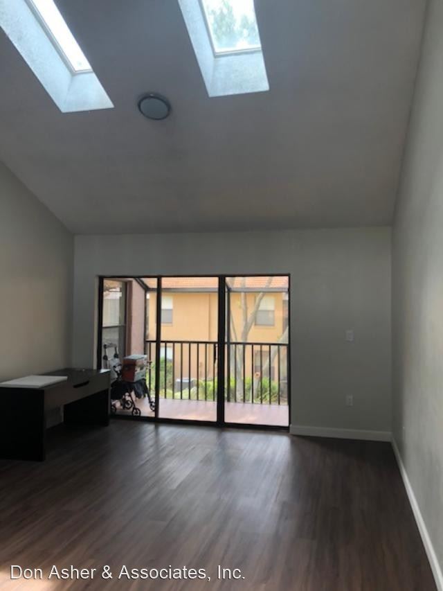 Building Photo - 2 br, 2 bath House - 4738 Chevy Place   #165