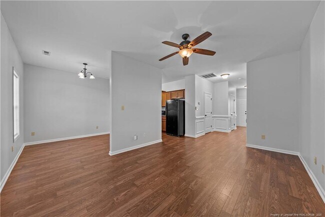 Foto del edificio - 125 Burgess Ln