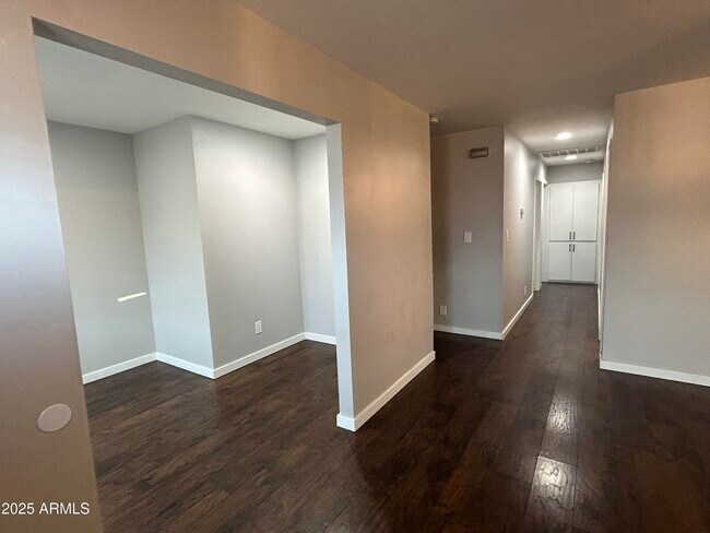 Foto del edificio - 1117 W 9th St