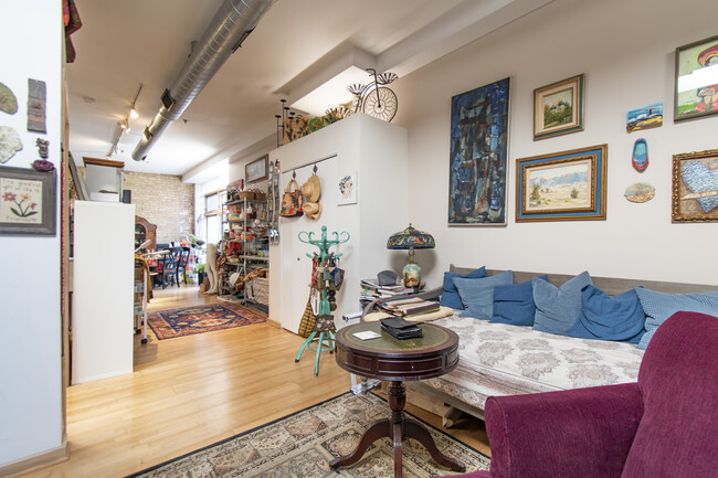 Foto del edificio - 537 Custer Ave