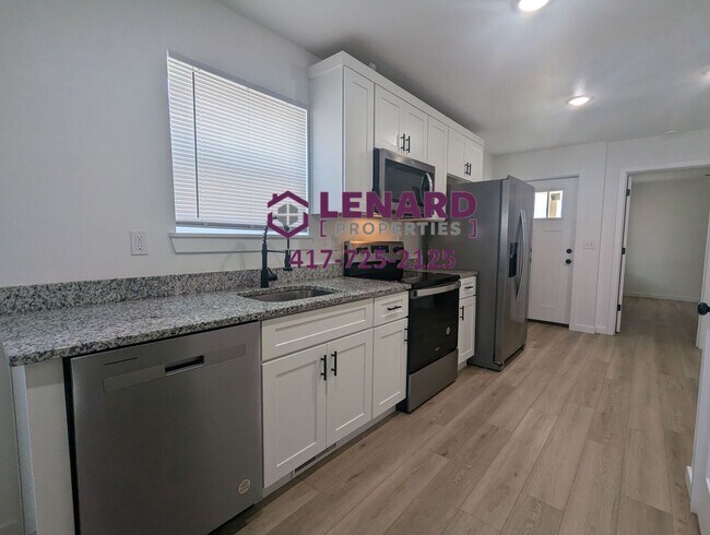 Foto del edificio - 2702 W Water St