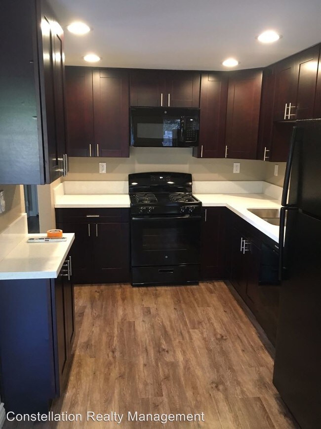 Building Photo - 859-861 Mola Vista Way