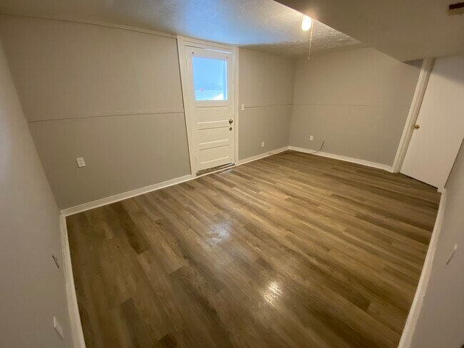 Foto del edificio - 4048 Taylor Blvd