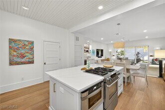 Building Photo - 477 3rd Ave S