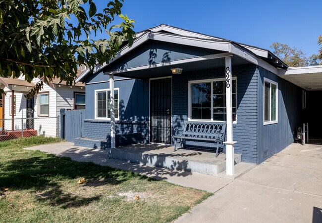 Foto del edificio - 626 W San Joaquin Ave