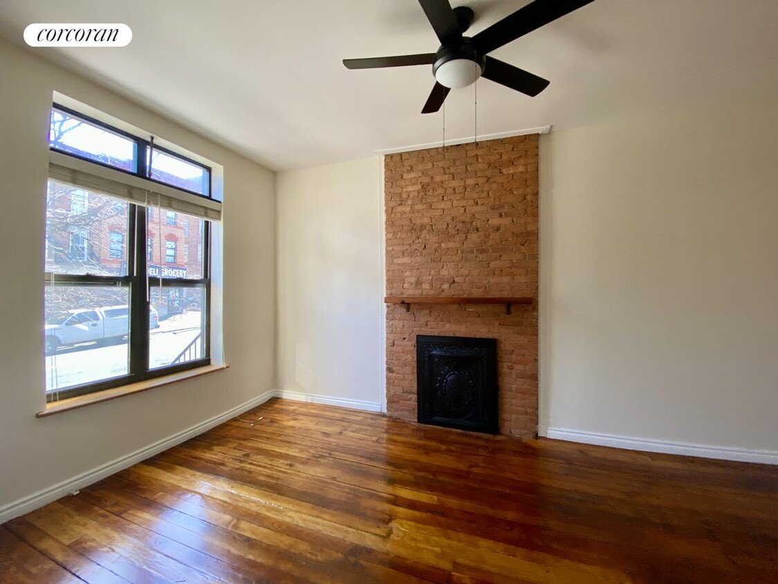 Foto principal - 72 Rockaway Ave