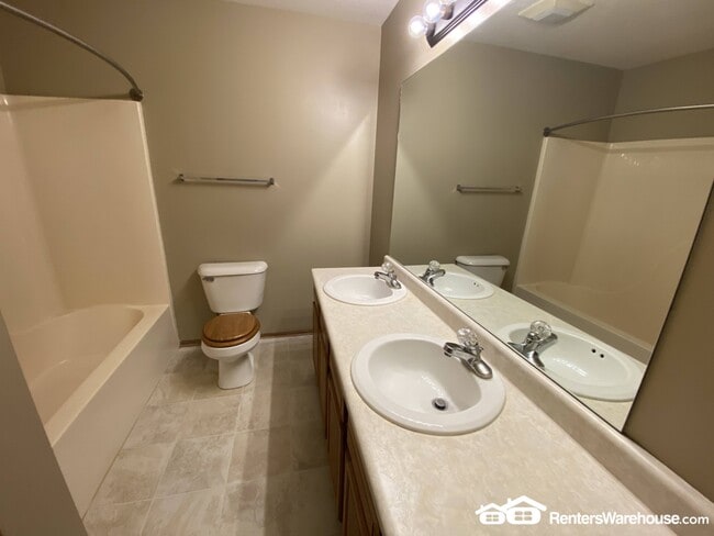Building Photo - 737 Kitterman Cir