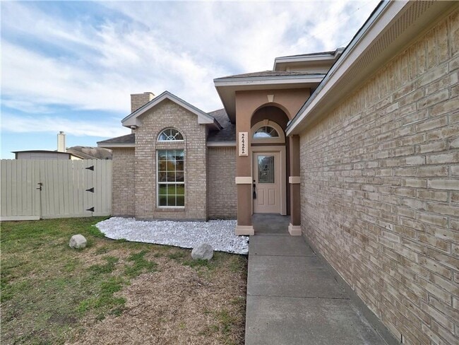 Foto del edificio - 3 bedroom 3 bath house