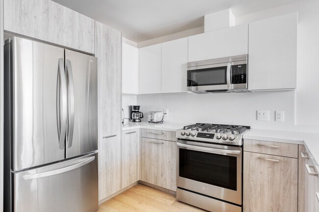 Building Photo - 2801 Sunset Pl