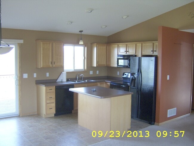Building Photo - 4 Bdrm, Kasson, MN