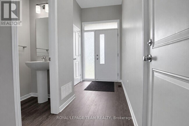 Building Photo - 487 Cope Dr