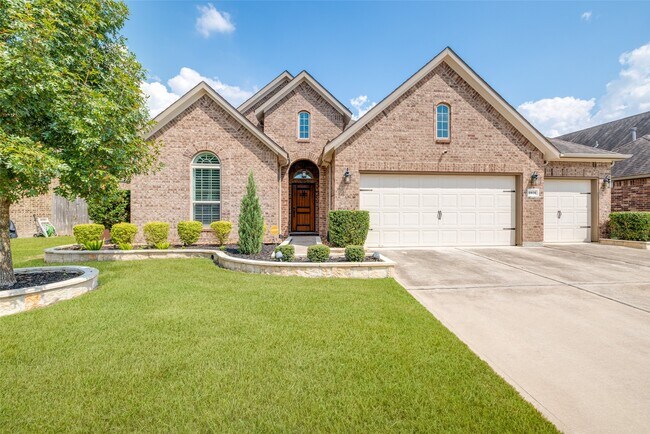 Building Photo - 9906 White Oak Ln