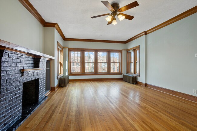 Building Photo - 3029 N Troy St