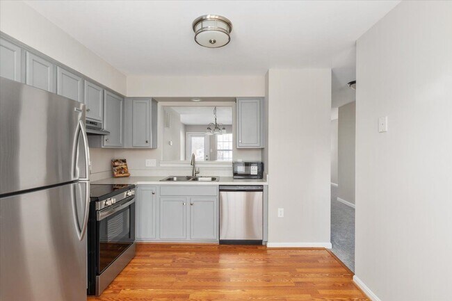 Foto del edificio - 113 Frazer Dr