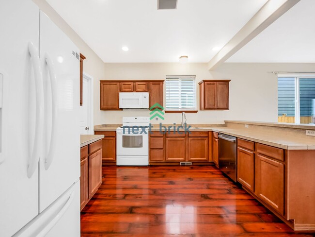Foto del edificio - Charming 4 Bed 2.5 Bath for Rent!