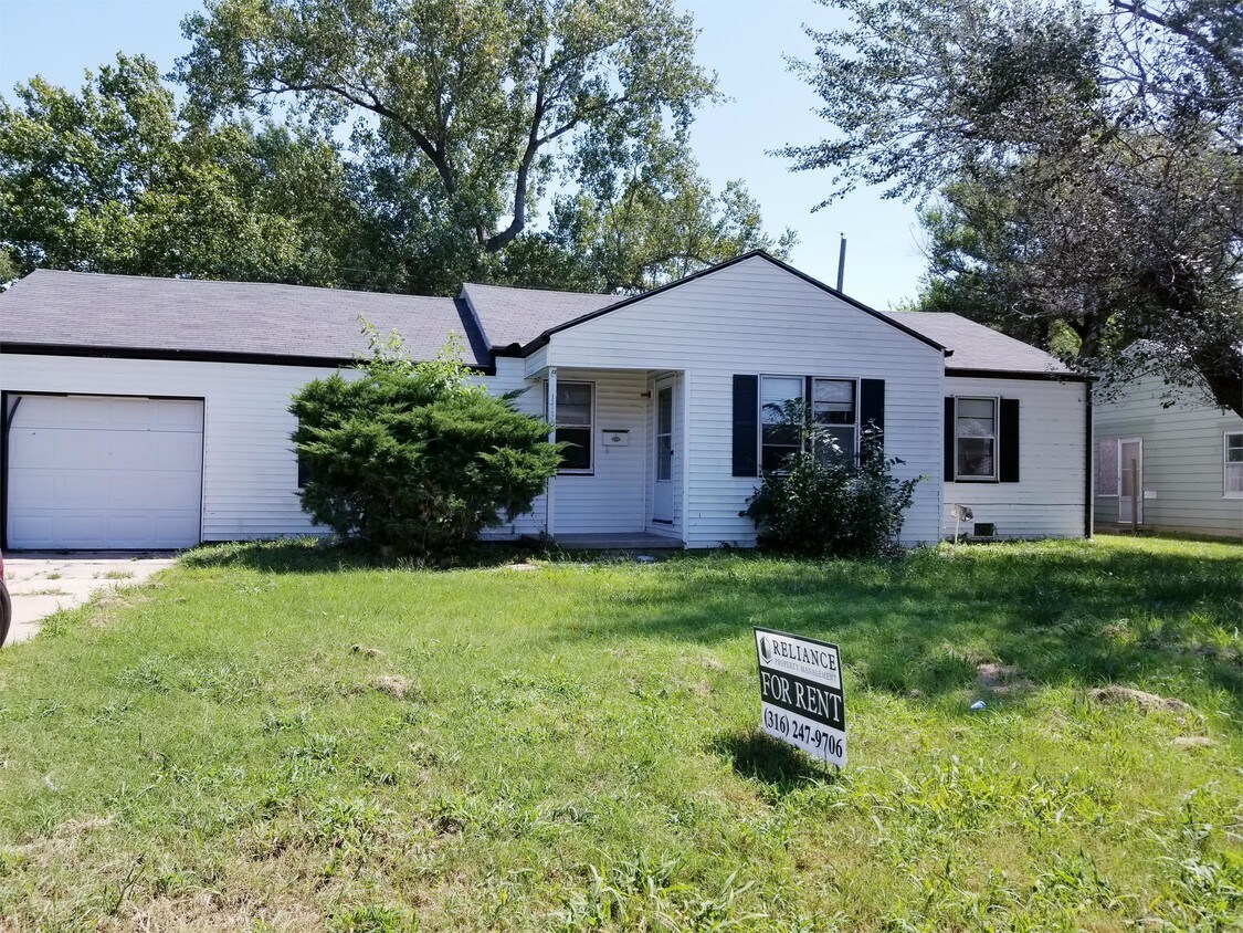 1730 N Northeast Pkwy, Wichita, KS 67208 House for Rent in Wichita