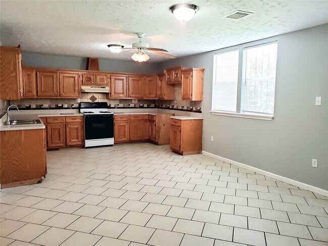 Building Photo - 3020 Sagebrush Dr