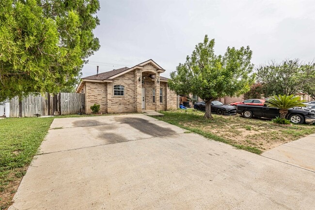 Building Photo - 753 Snake Dr