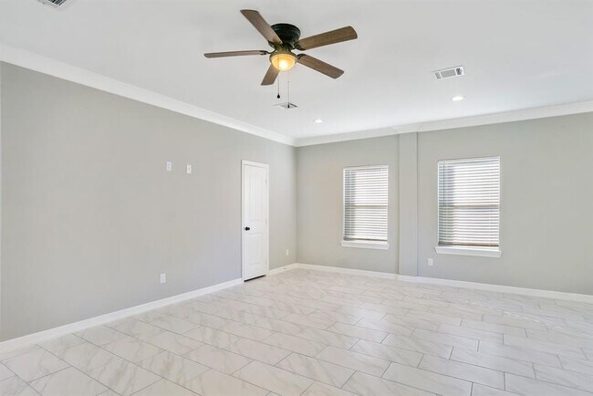 Building Photo - 2931 Bay Oaks Harbor Dr