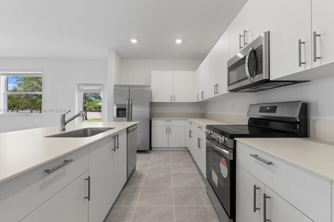 Foto del edificio - 2912 SE 23rd Ave