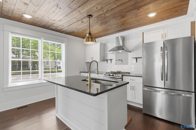 Foto del edificio - 208 Beirne Ave NW