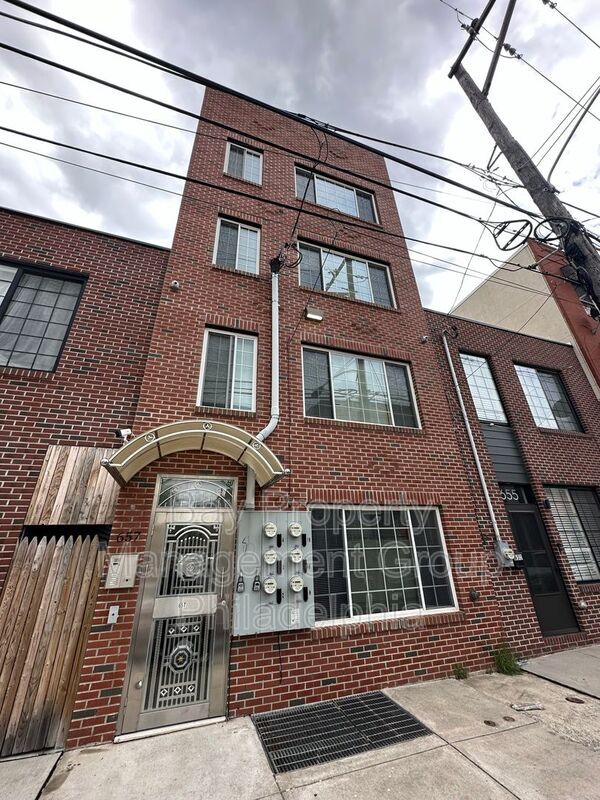 Foto del edificio - 657 N 11th St