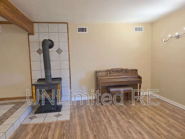 Foto del edificio - 2589 N Oakmont Dr