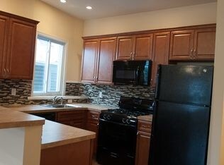 Kitchen - 1326 E Gibson St