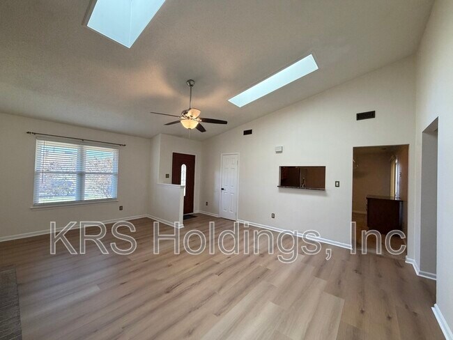 Foto del edificio - 1620 Boles Pl