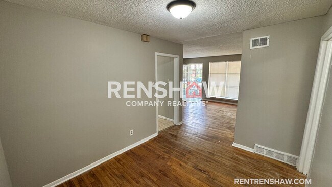 Foto del edificio - 4914 Biscoe Ave