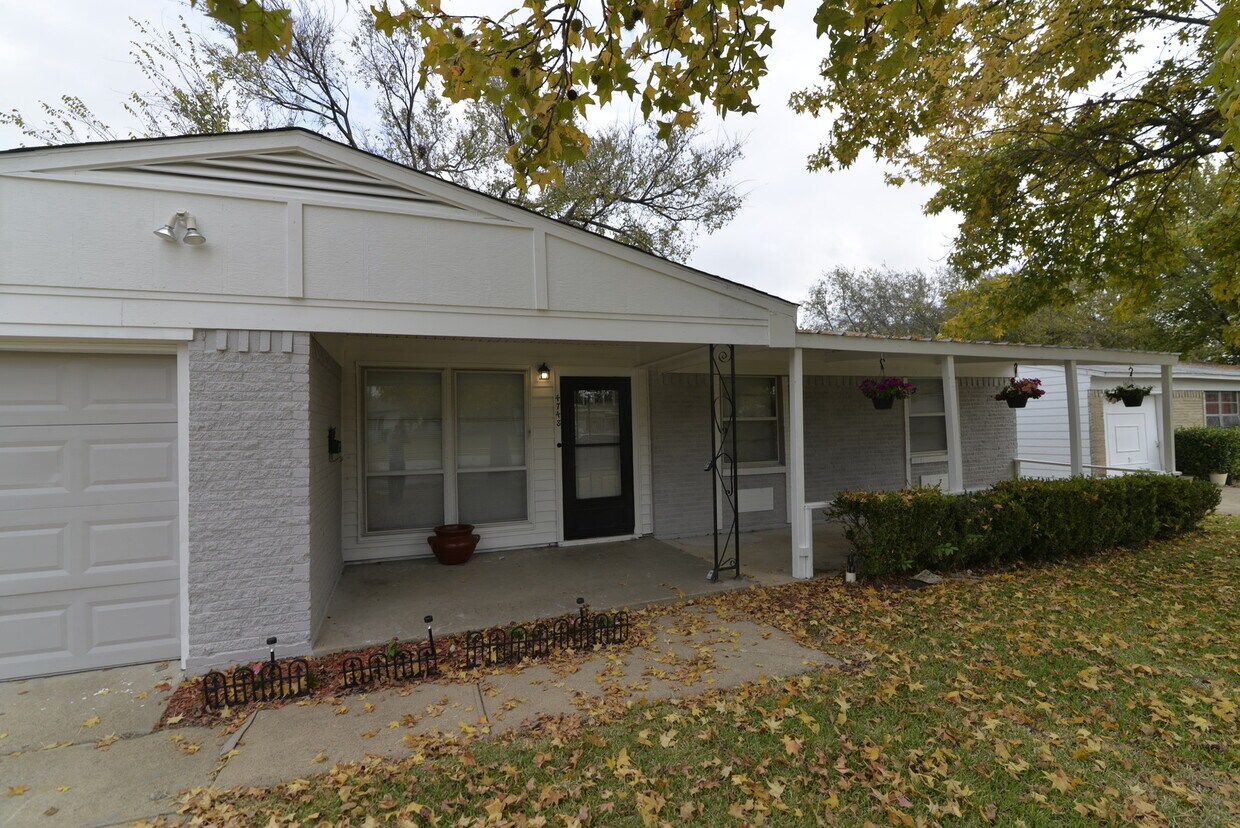 Primary Photo - Mesquite Home for Lease
