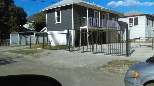 Foto del edificio - 201 E Courtland Pl