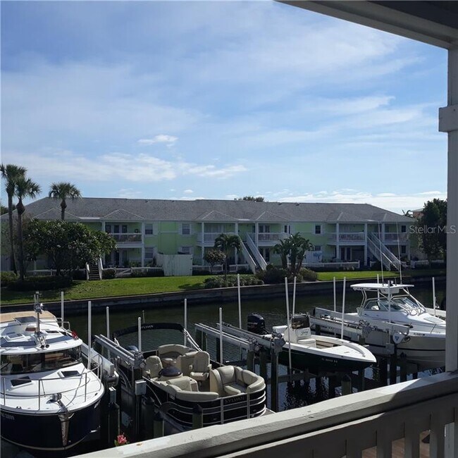Building Photo - 4834 Beach Dr SE