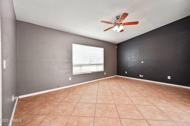 Foto del edificio - 8840 S 16th Pl