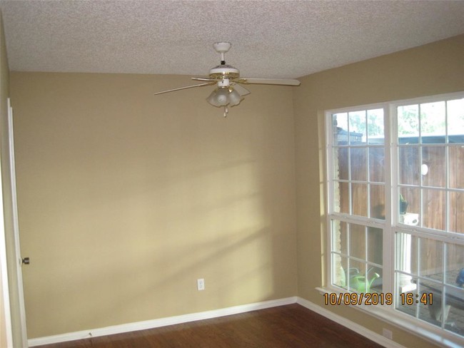 Foto del edificio - 1846 Hollister St